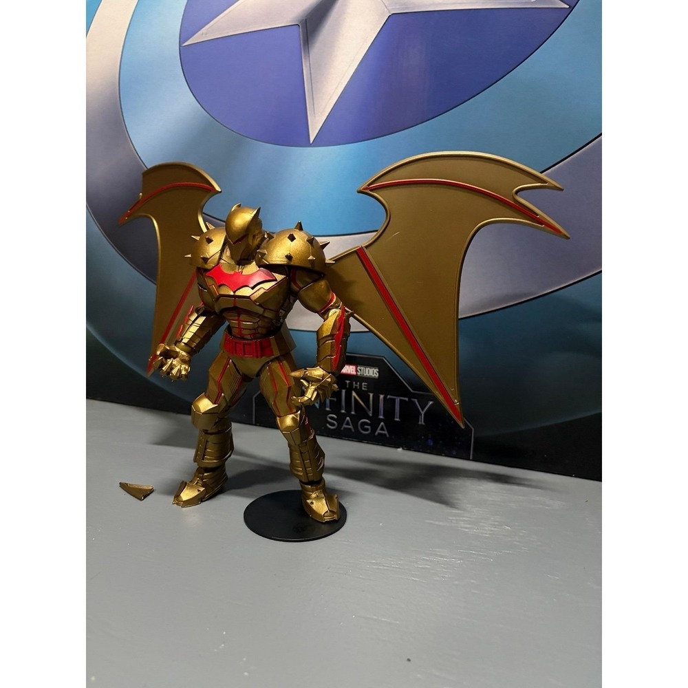 Mcfarlane DC Multiverse - Batman (Gold Hellbat Suit) - Picture 3 of 10